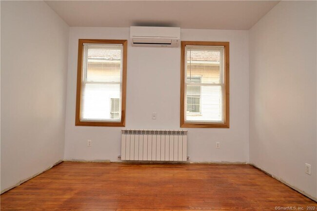 Building Photo - 361 Gregory St