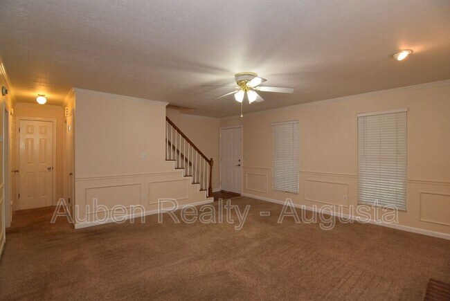 Building Photo - 490 Pheasant Run Dr