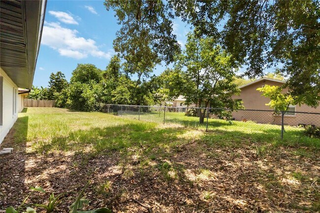 Building Photo - 406 Long Dr