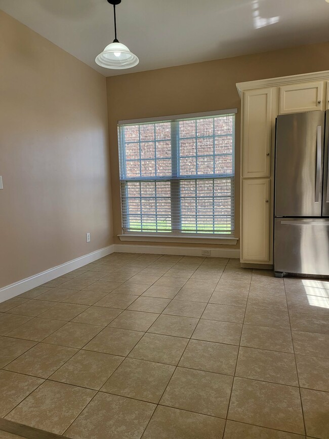 Building Photo - 316 Rowlette Cir