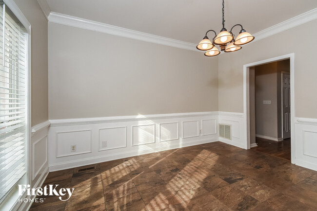 Building Photo - 47 Camelot Ct