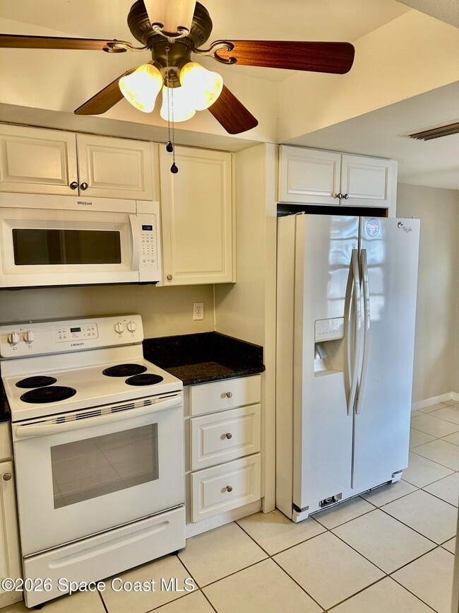 Building Photo - 335 Paradise Blvd