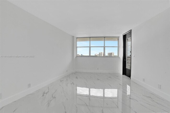 Building Photo - 100 Golden Isles Dr