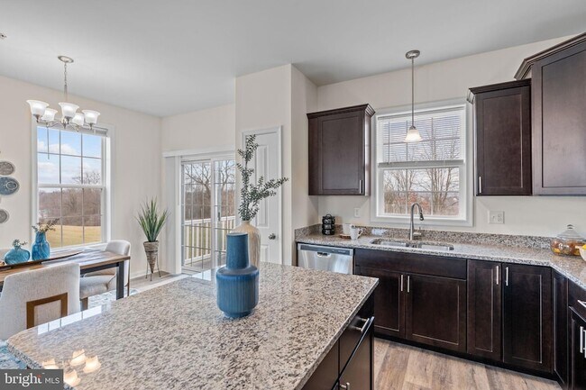 Building Photo - 27 Overshot Ln