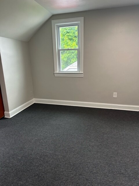Building Photo - 255 Blakeslee St