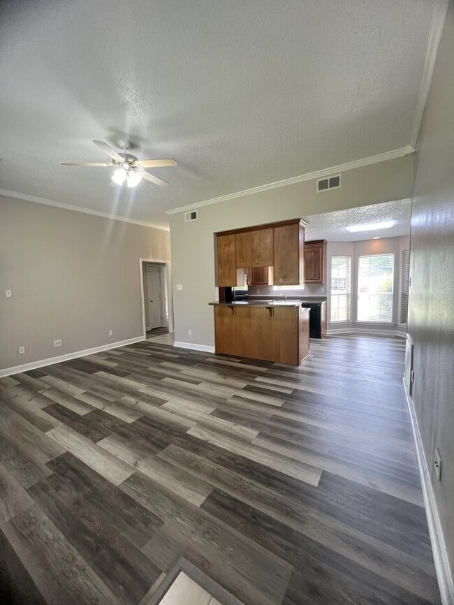 Building Photo - 1421 Spruce St