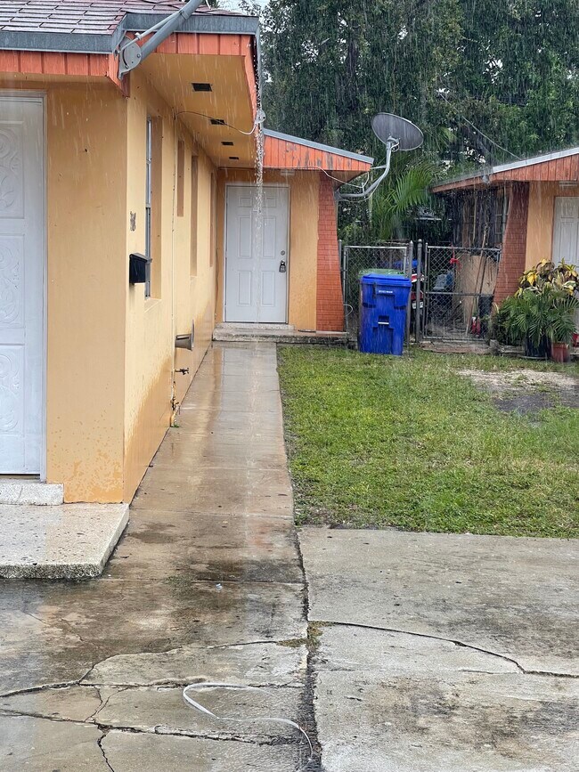 (2) parking spaces - 3502 SW 24th St