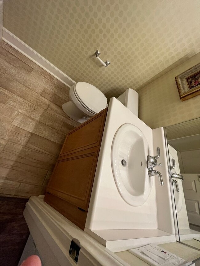 Building Photo - 2 BED / 2 BA - ALL APPLIANCES - COMMUNITY ...