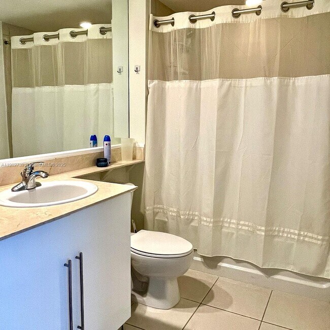 Building Photo - 335 S Biscayne Blvd