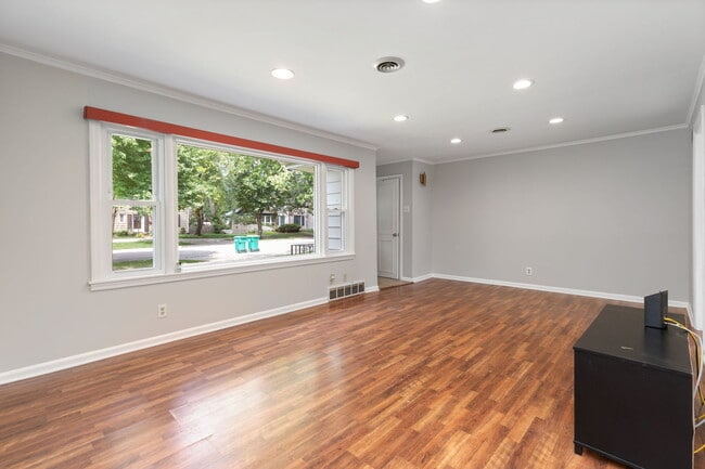 Building Photo - 1206 Campbell St