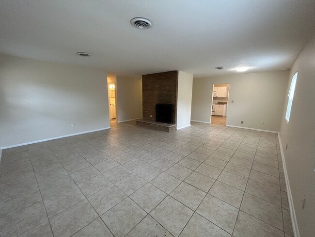 Building Photo - 3BR/2BA Single Family Home with Large Backyard in Winter Park!