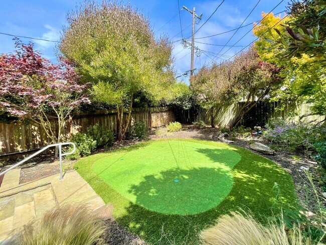 Building Photo - Westwood Park - Stunning 3BR+ / 2 BA Home w/Fabulous Back Yard! - PROGRESSIVE