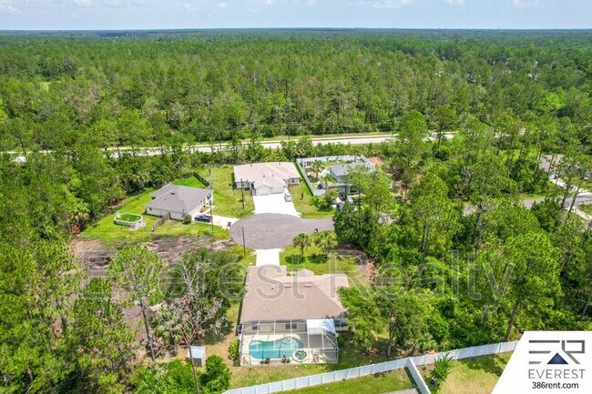 Building Photo - 13 Sleigh Bell Pl