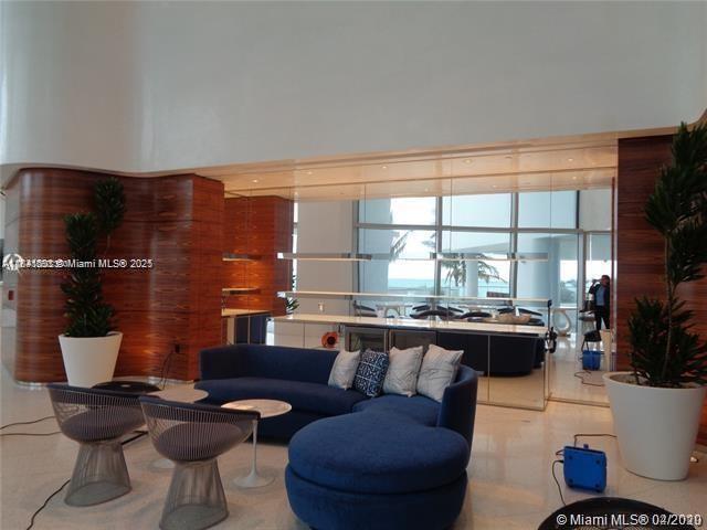 Building Photo - 16901 Collins Ave
