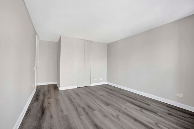 Building Photo - 30 E Huron St