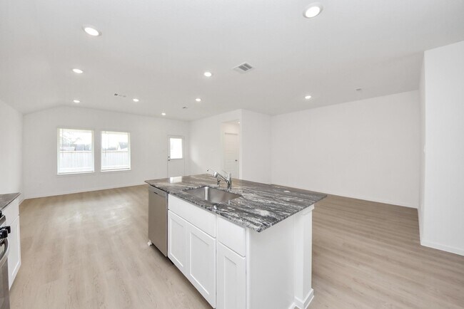 Building Photo - 342 Amy St