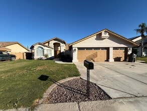 Building Photo - 4 Bedroom Pool Home in Rancho Sereno for Rent!