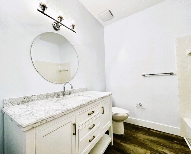 Building Photo - 4/2 Home located in Cul-de-sac in Capri