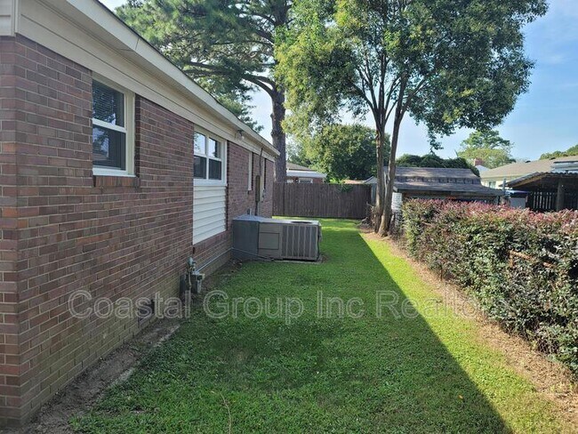 Building Photo - 2148 Ester Ct