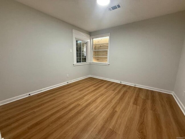 Building Photo - 2634 Highland Ave