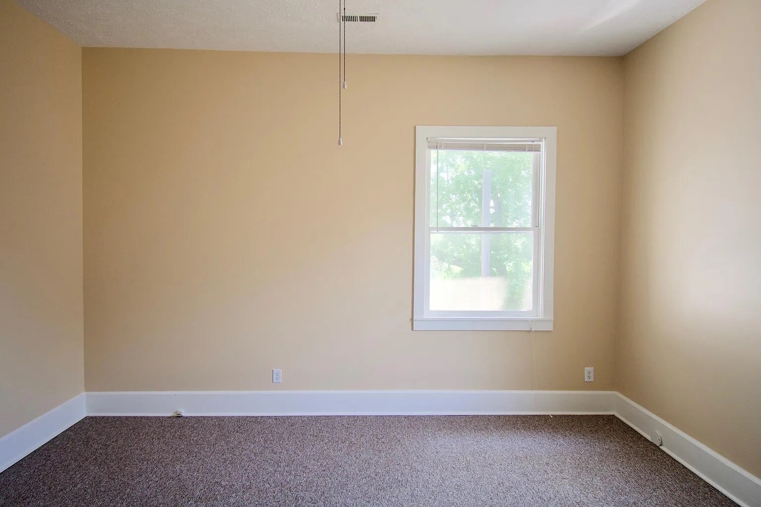 Bedroom 4 - Window View - 918 Gratz St