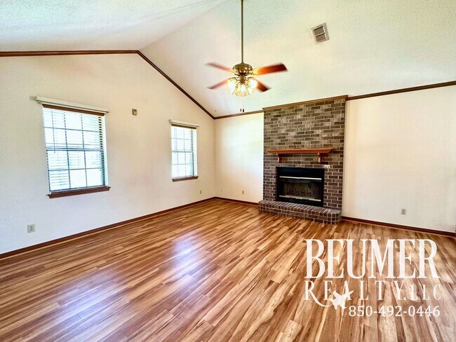 Building Photo - Adorable 3bd/2ba Home in SW Pensacola for ...