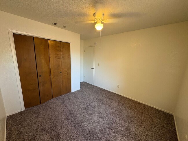 Building Photo - 947 W Seeger Ave