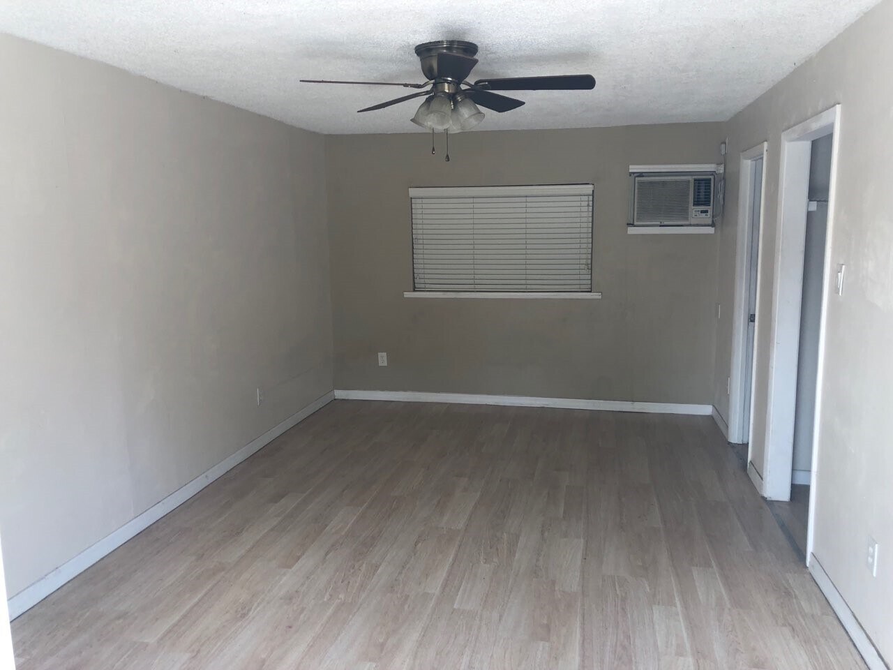 Building Photo - 410 28th St W