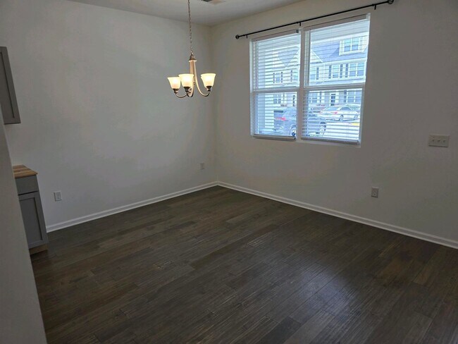 Building Photo - Charming 3-Bedroom Home with Community Poo...