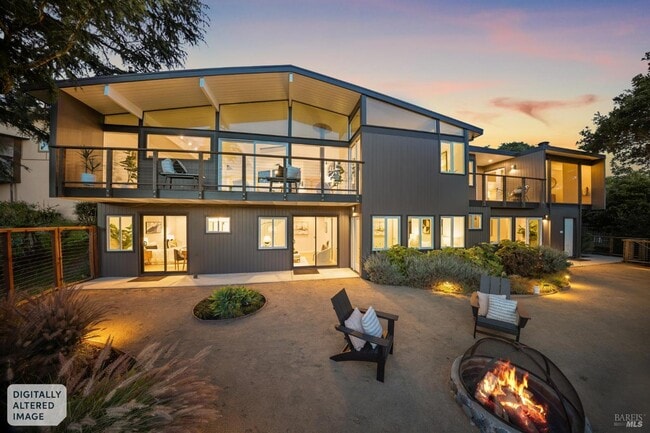 Building Photo - 453 Wellesley Ave