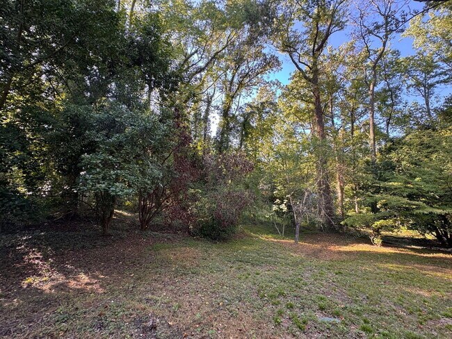 Building Photo - 612 Essington Pl