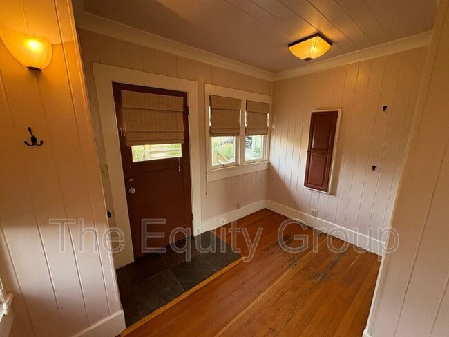 Building Photo - 820 S Court St