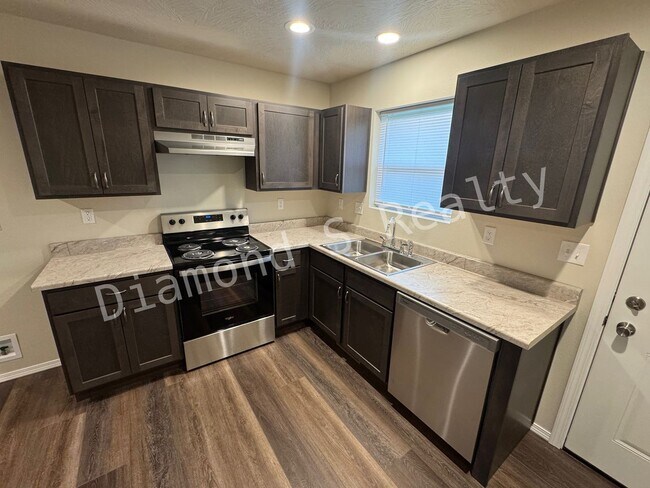 Building Photo - **MOVE IN SPECIAL!** Brand New Build - Conveniently Located near National and Kearney