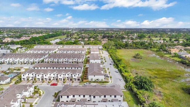 Building Photo - 286 SW 159th Dr