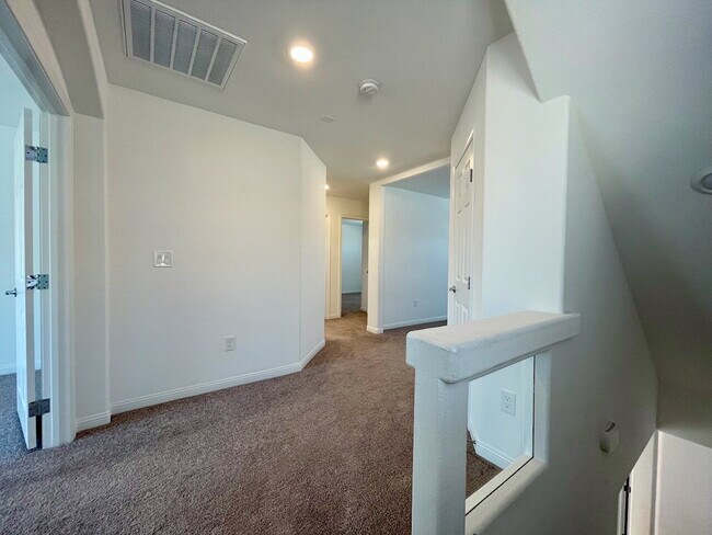 Building Photo - BEAUTIFUL 5 BED 3.5 BATH 3 FLOORS 2 CAR GARAGE SINGLE FAMILY HOME W/ LARGE LOFT & BACKYARD FOR RENT!