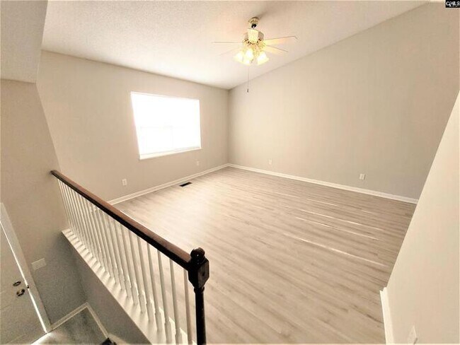 Building Photo - 252 Cherry Grove Dr