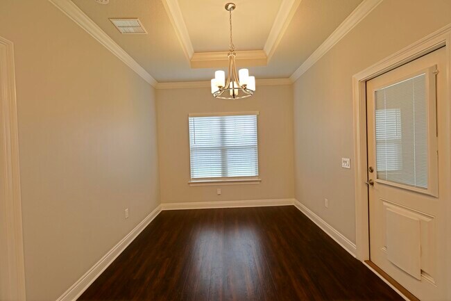 Building Photo - 9186 Sunset Dr