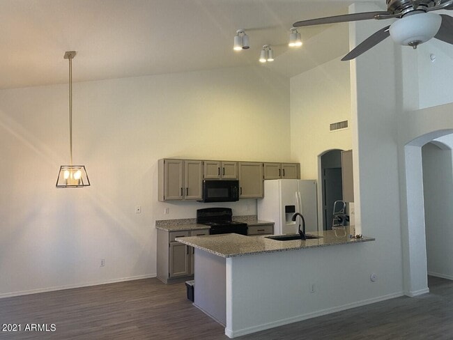 Building Photo - 525 W Candlewood Ln