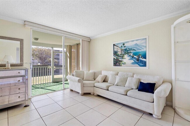 Building Photo - 1700 NE 191st St