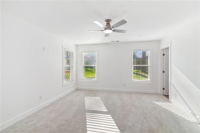 Building Photo - 4179 Hanes Dr