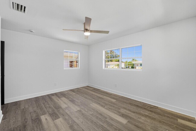 Building Photo - 2491 Coronado Way