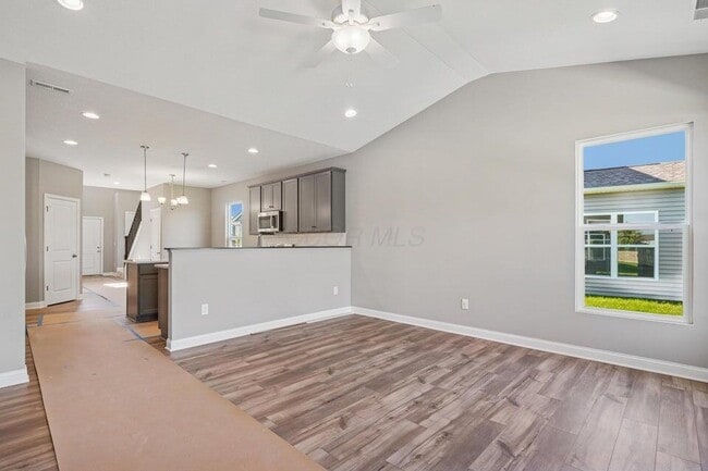 Building Photo - 7074 Unitas Lp