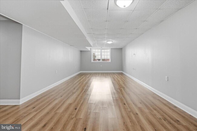 Building Photo - 102 Bramble Ct