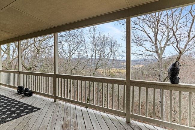 Building Photo - Rent Special! See Description! Spacious Ho...