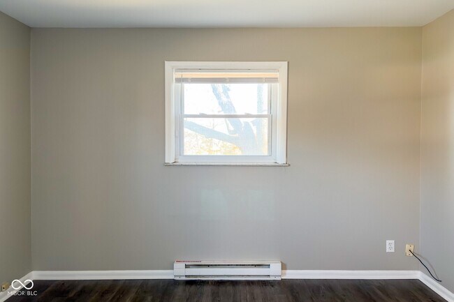 Building Photo - 5905 Devington Rd