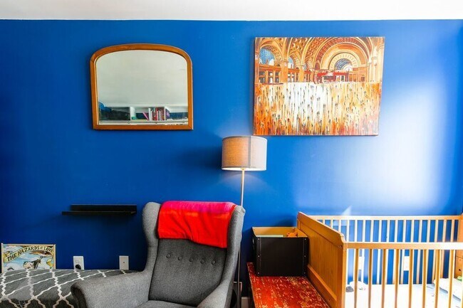 Building Photo - 420 16th St SE