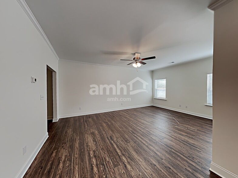 Building Photo - 637 Woodall Rd