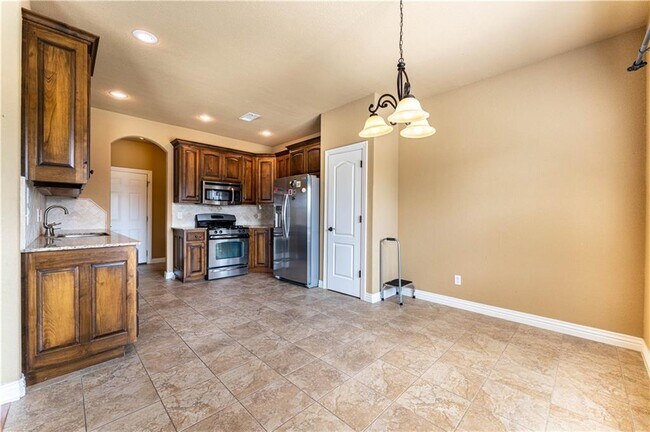 Building Photo - 126 S Angus Ln