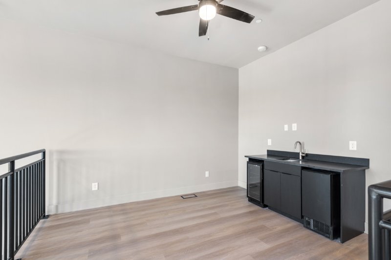 Building Photo - 1090 Haysboro Ave