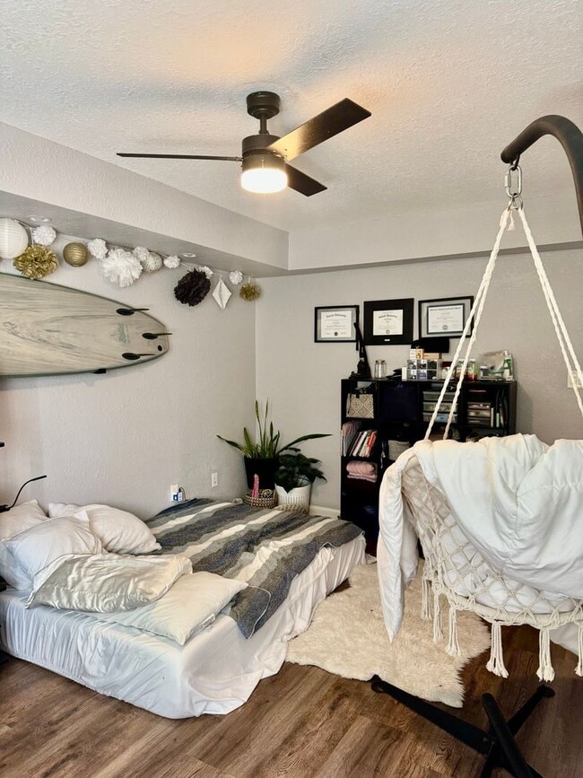 Building Photo - Gorgeous 2 Bedroom/2 Bath Condo